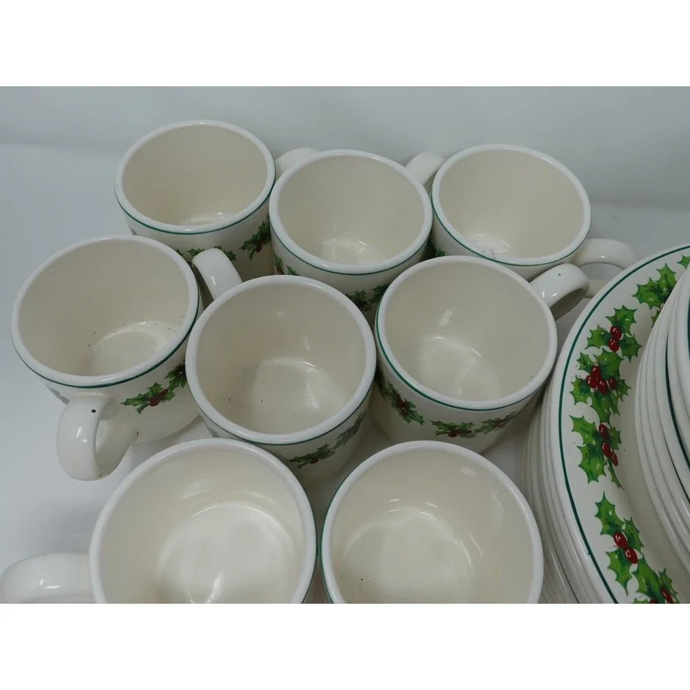 Vintage Termocrisa Crisa Mexico Holly Berry Christmas Dinnerware Set for 8